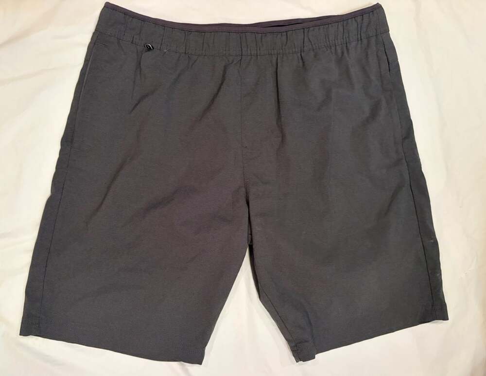 Voyager Shorts Men's XL Grey Elastic Waist Front/Back Pockets Nylon Blend